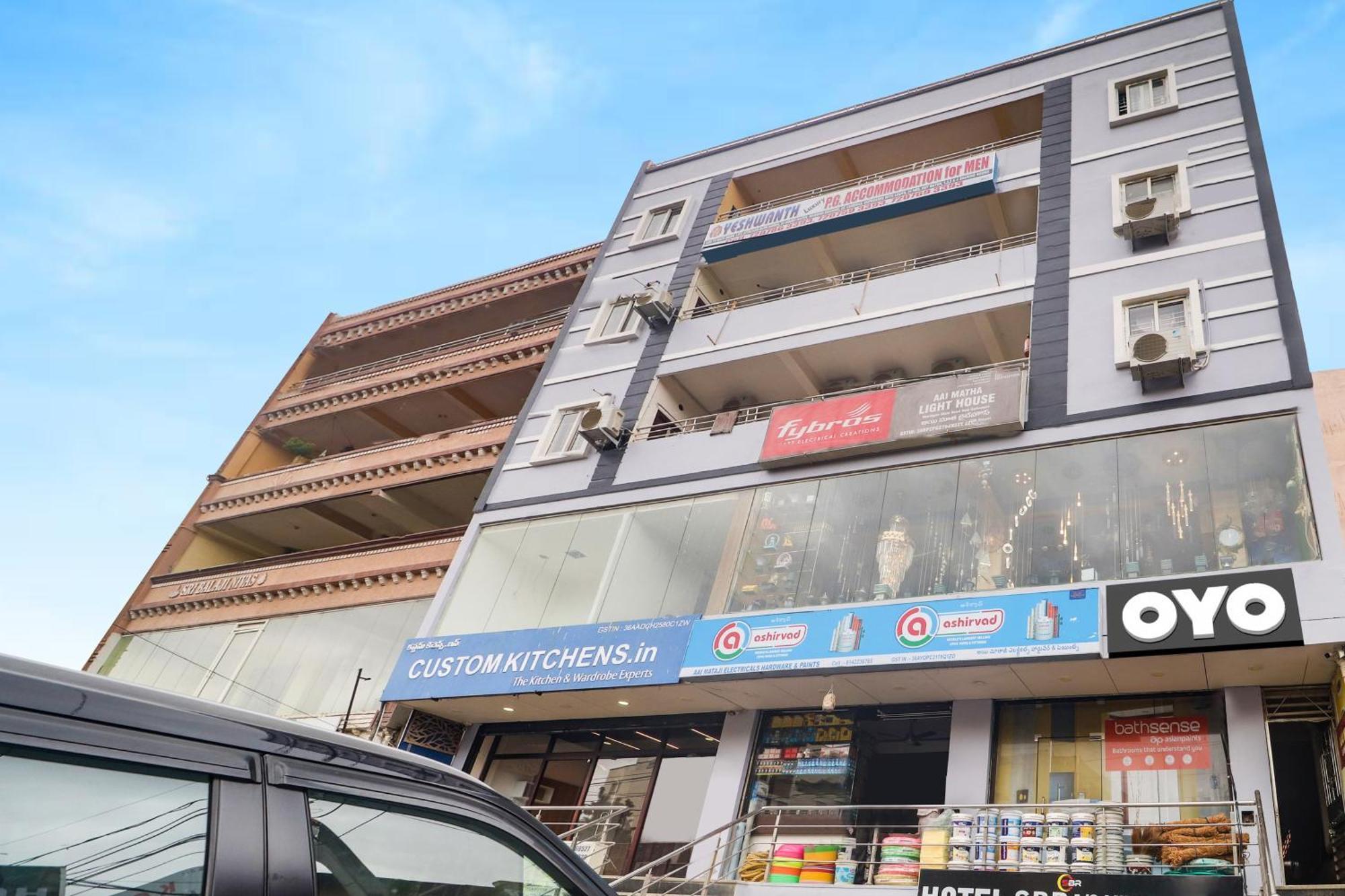 Hotel Collection O Sbr Kondapur Near Rto Office à Haïdarabad Extérieur photo
